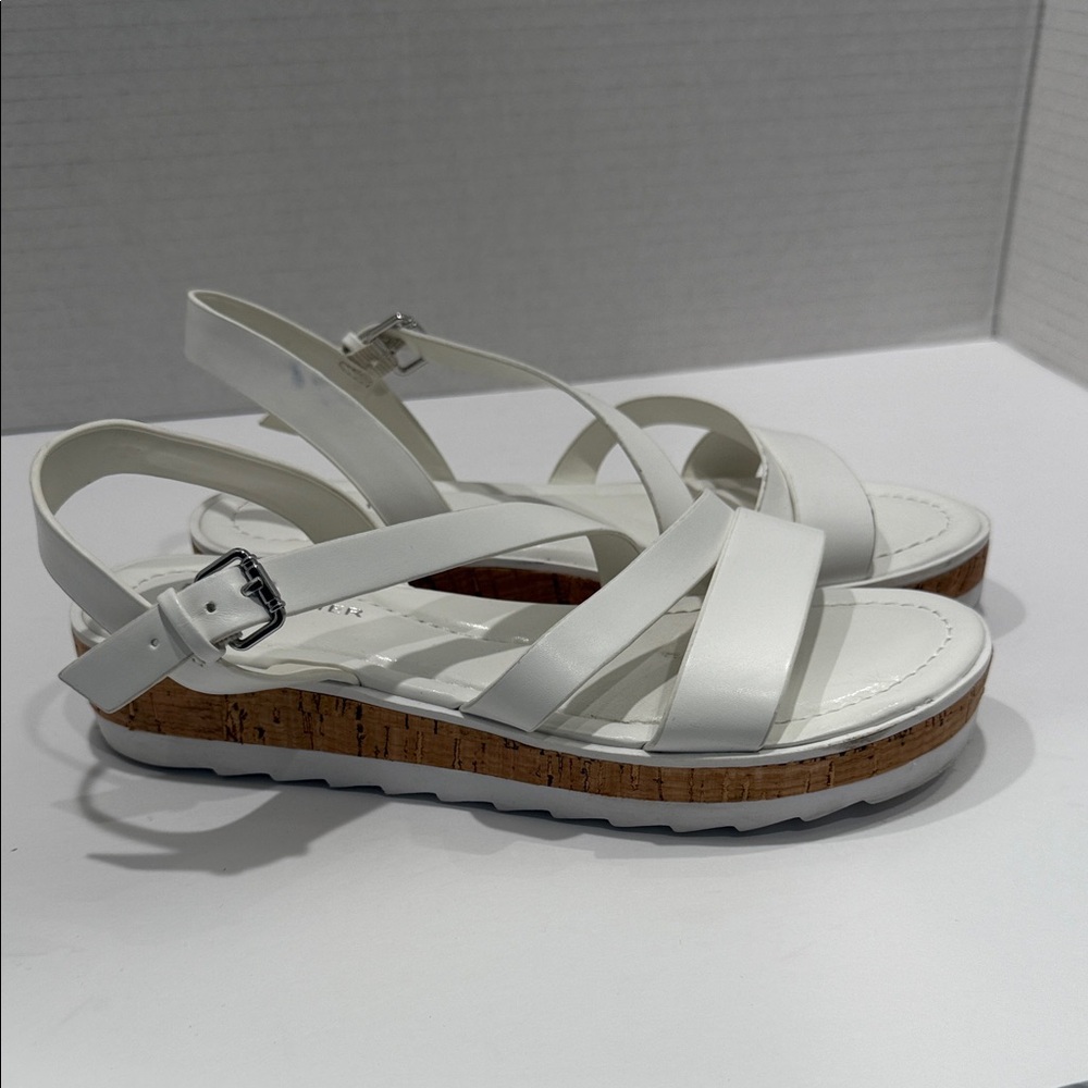 Marc Fisher White Strappy Sandals Size 7 - Picture 3 of 11